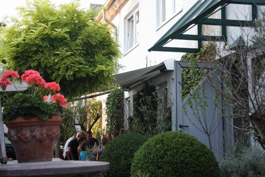 Hotel Gasthof Gruener Wald هوفهايم آم تاونوس المظهر الخارجي الصورة