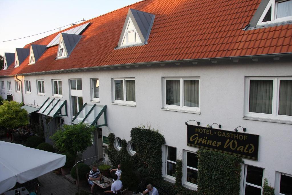 Hotel Gasthof Gruener Wald هوفهايم آم تاونوس المظهر الخارجي الصورة