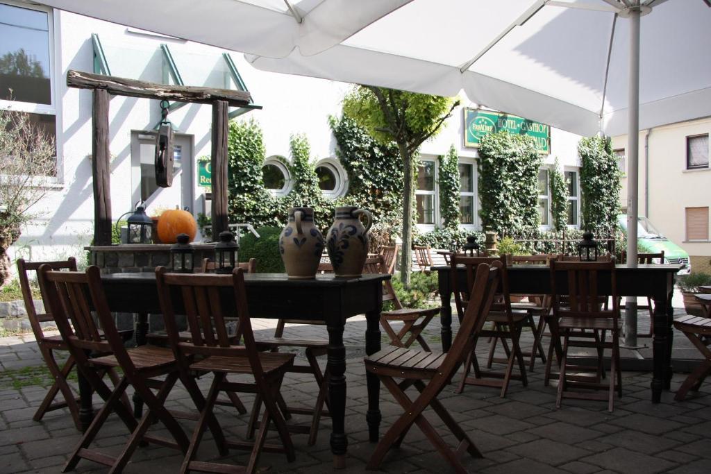 Hotel Gasthof Gruener Wald هوفهايم آم تاونوس المظهر الخارجي الصورة